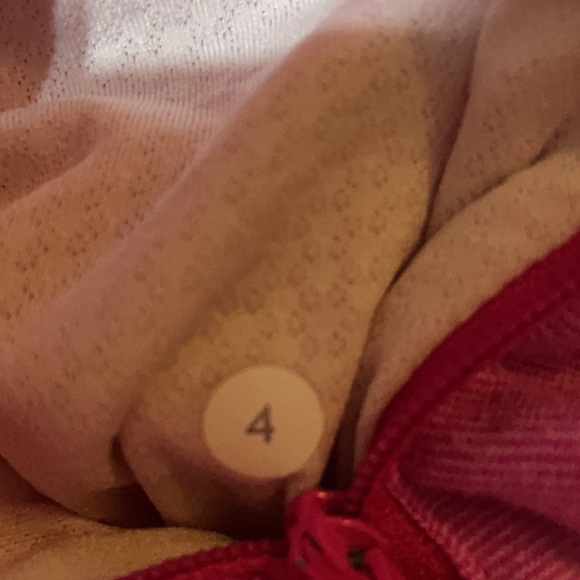 Lululemon woman’s sweater - Picture 3 of 4